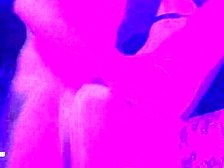 Skinny Model Enjoys Rough Quickie Fucking With Bodybuilder