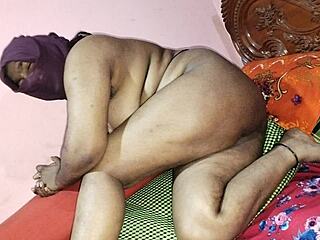 호텔에서 신혼 첫날밤이 왜 이렇게 뜨겁게 변했지?