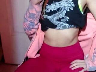 bonneyuwu playing with 3 sweet lollipops today