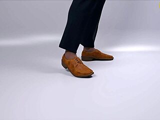 Erotik 26: Kurvige Girls in geilen Outfits