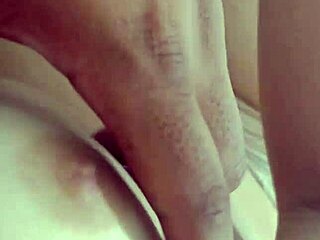 vem gozar na bucetinha rosinha e cuzinho