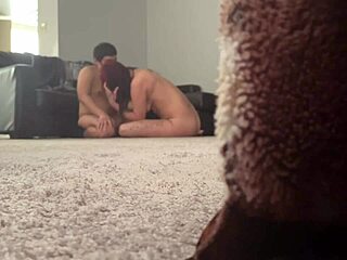 Стая 215 червенокоса мадама дава скрита камера свирка като татуирана тийн 18+ курва в шпионско действие