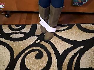 Brunette cutie rihanna dildo fucks her pussy and deepthroats a hard cock?