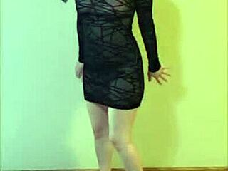 Cute hotwife scarlettraven strips and gets fucked doggystyle facing the camera