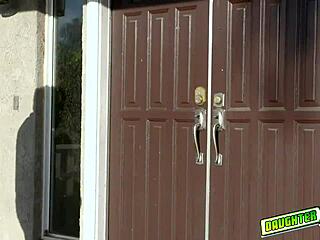 هل جولز بلو وكيت بلوم يتبادلان السائل المنوي مقابل نيك المهبل الضيق؟