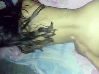 Venezolana Teen Shows Shaved Body in Homemade Clip