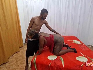 Magrelo Socando Forte Da Gordinha Milf