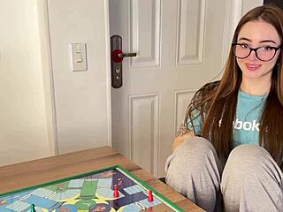 هل تريد بلوب جوب سلوجي من أخت الزوج الجميلة أليشيا هول؟