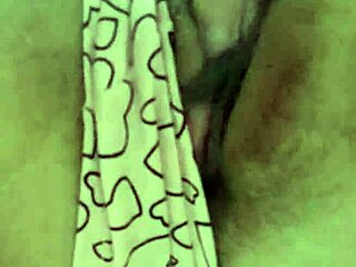 i masturbate hairy pussy under desk 😈