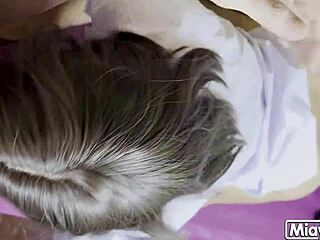 สาวไทยนักเรียนสลัดโดนควยใหญ่ creampie เต็ม!