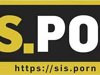 Dirty babe turns on stepbrother, he nails shaved pussy!