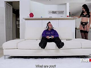 what's with rtx stepmom's pussy slapping on thatmylf?