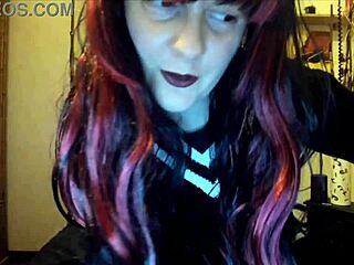 Imagine worshiping these dirty socks in your mouth, so close up!