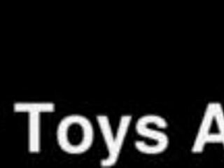 Ebony kız büyük siyah yarığı devasa kalçasıyla tapıyor