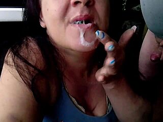 klaudiaambergirl licks ass in the window and gets cum in her mouth