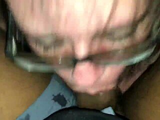 Marido graba toro negro 18+ eyaculando en boca de esposa durante intercambio