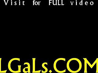 Grupo de Jovens Legais Fazem Sexo Lésbico Intenso!