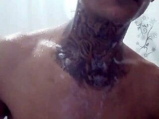 i leaked online showing off for the neighborhood girl, today i'm going to enjoy that tasty one