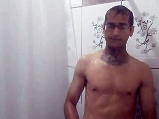 i leaked online showing off for the neighborhood girl, today i'm going to enjoy that tasty one