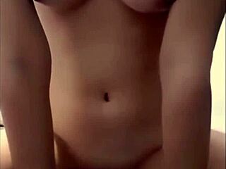 Myanmar Girl Masturbates!