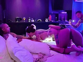 Zvládneš tuhle výměnu párů s mojí křivou latinskou kamarádkou v motelu?