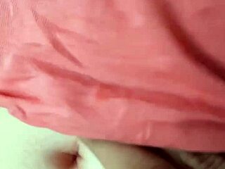 Close-up belly button massage turns into cum play with bisexual couple 😏