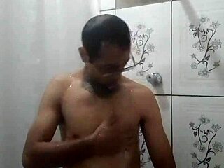 i leaked online showing off for the neighborhood girl, today i'm going to enjoy that tasty one