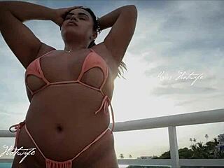 Puta Casada Toda Exibidinha Na Piscininha Da Cobertura