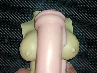 キッシーとドリーとのトリオ ファックドールミッショナリーギャッピングとアス・トゥ・マウスフェイシャル