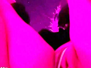 i'm horny milf artemisia love flashing my pussy in public at night