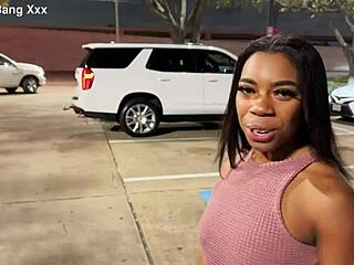 Wow, Viviiannes Juicy Hairless Pussy Masturbation in Lingerie!