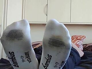 German Amateur Shows Off Fat Legs In White Sneaker Socks