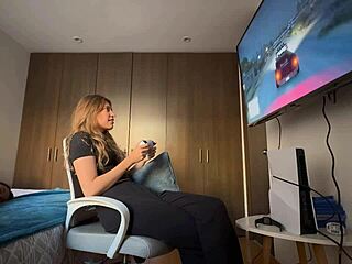 Teenagers Cant Be Alone Without Exploring Their Bodies