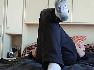German Amateur Shows Off Fat Legs In White Sneaker Socks