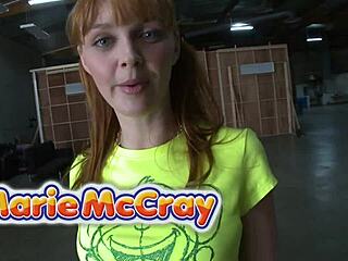 털 많은 보지가 섹스 중에 분출하는 거 봐