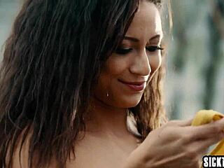 Milf cassie del isla exploring barcelona and enjoying rough anal sex