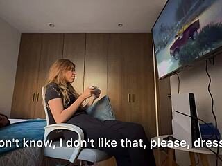 المراهقون لا يستطيعون البقاء وحدهم دون استكشاف أجسادهم