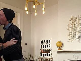 Watch Sneaky Perv Film Beautiful Woman Sucking Cock!