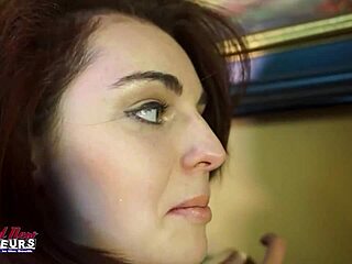 skinny ginger ravyn masturbates and rubs her pussy with a magic wand