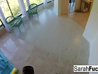 sarah jessie receives a relaxing massage from alix lynx