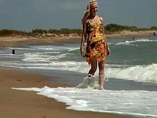 Stunning Teen Agnes Reveals Her Gorgeous Body While Bathing in the Ocean