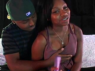 Elsker å få kuken slått i dette intervjuet