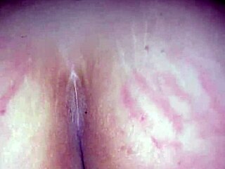 Troia culona mi lascia il culo rosso con i suoi sentoni selvaggi