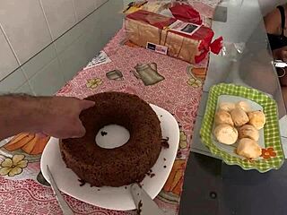 Petite safada fode e sai com bucetinha cheia