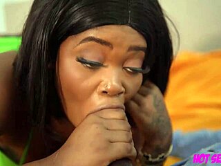 She Cums Everywhere With Big Dick In Wet Pussy