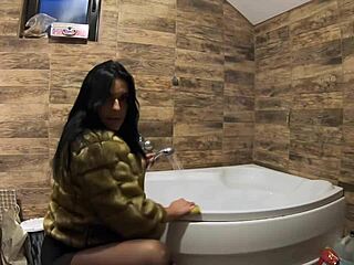 Milfycalla's Rough Pee Play Orgasm in Bathtub with Fur Coat and Pantyhose