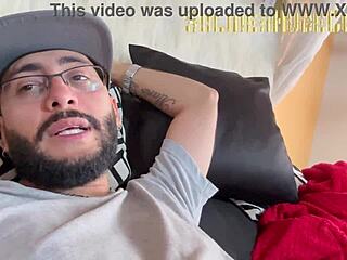 she comes to my apartment just to please me she is a total enthusiast in bed