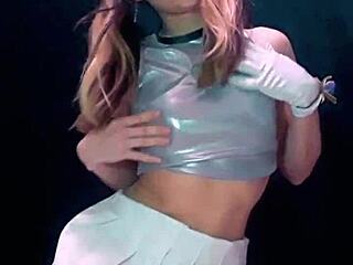 bonneyuwu drinks urine from bottle in homemade video