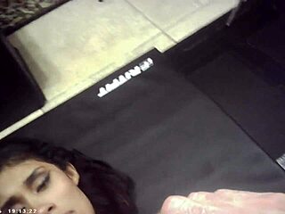 Glasses Brunette Feels Italian Machine Pound Her Pussy Hard?