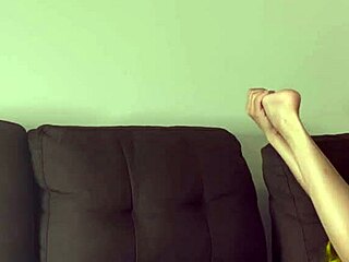 aaliyah hadid sucks bf dick deepthroat